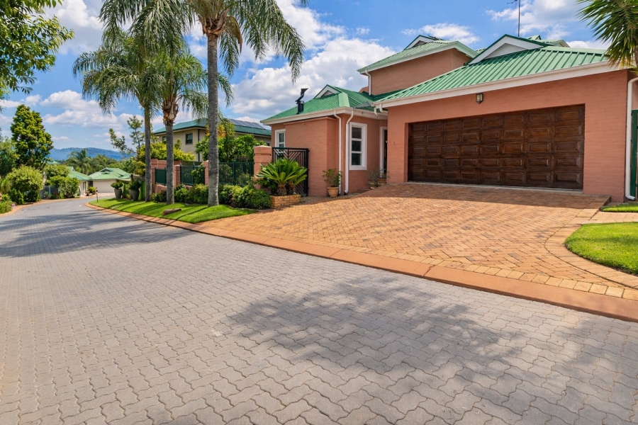 4 Bedroom Property for Sale in Caribbean Beach Club North West